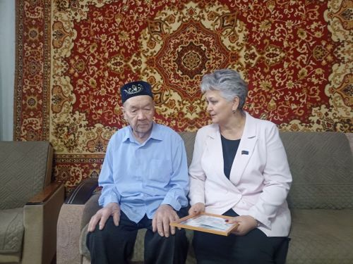 Кукмарада яшәүче Равил Закиров 90 яшьлек юбилеен каршылады