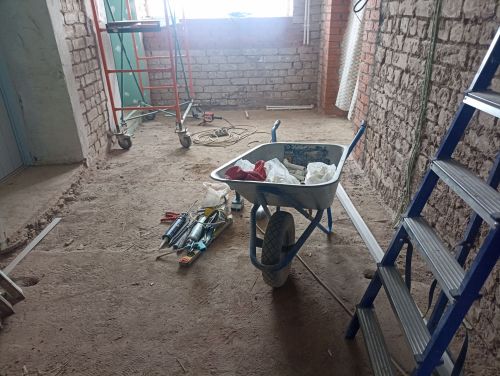 Уңайлык һәм иминлек — беренче урында: Кукмара районы үзәк дәваханәсендә төзекләндерү эшләре бара