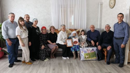 Балыклы авылында яшәүче Гадения Бәдретдинова бүген 90 яшьлек юбилеен билгеләп үтә