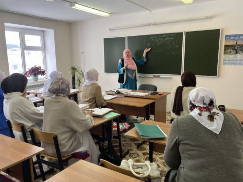 Кукмара мәдрәсәсе 25 ел буена район халкына ислам дине нигезләрен өйрәтүче әһәмиятле белем үзәге булып тора