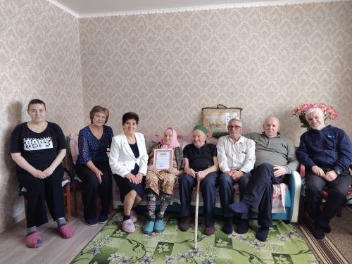 Кукмарадан Шәфига Гаптраупова  90 яшьлек юбилеен билгеләп үтте