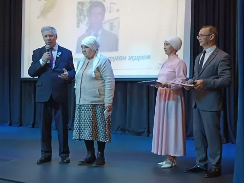 Кукмарада филология фәннәре докторы Фоат Галимуллинның юбилее уңаеннан әдәби-музыкаль кичә узды