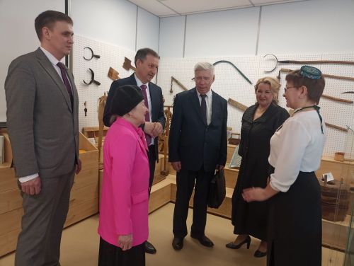 Пычак урта мәктәбендә Фоат Галимуллин исемендәге төбәкара шигырь укучылар бәйгесеннән фоторепортаж