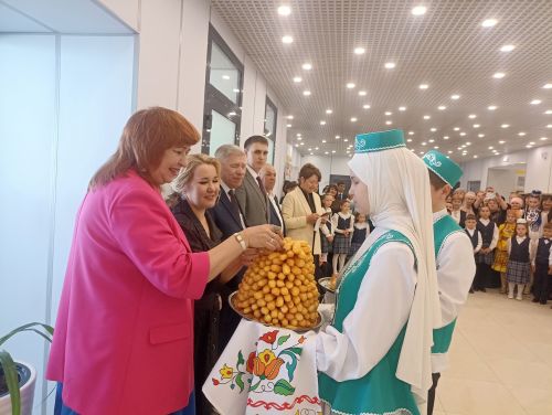 Пычак урта мәктәбендә Фоат Галимуллин исемендәге төбәкара шигырь укучылар бәйгесеннән фоторепортаж