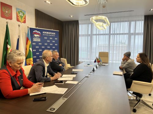 Патриотлык дәресе һәм халык проблемалары: Россия Дәүләт Думасы депутаты Анатолий Иванов Кукмарага килде