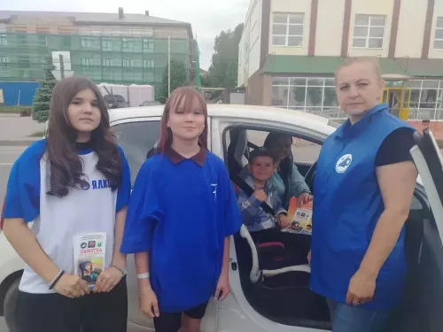 Профилактика на дорогах: в Кукморском районе прошла акция «Ребёнок — главный пассажир!»