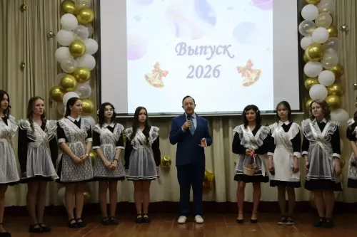 Яшьлек дулкынында: Кукмара районы мәктәпләрендә соңгы кыңгырау чыңлады