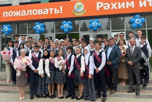 Яшьлек дулкынында: Кукмара районы мәктәпләрендә соңгы кыңгырау чыңлады