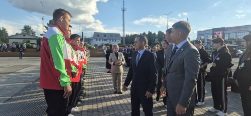 Фоторепортаж: Кукмарада уку алдынгылары бүләкләнде