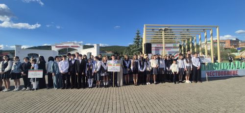 Фоторепортаж: Кукмарада уку алдынгылары бүләкләнде
