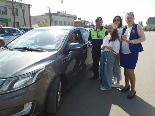 Жителям Кукмора раздали георгиевские ленточки в преддверии Дня Победы