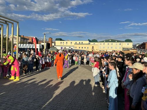 Кукмарада балалар өчен бәйрәм узды