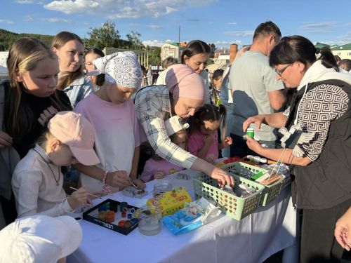Кукмарада балалар өчен бәйрәм узды