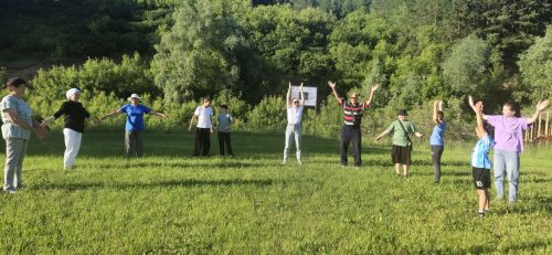 «Сәламәт актив шимбә»: кукмаралылар табигать кочагында физик күнегүләр ясады