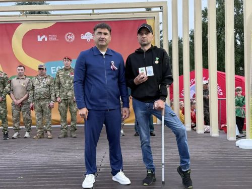 Батырлык, хәтер һәм бердәмлек: Кукмарада хәрбиләрне хөрмәтләделәр (фоторепортаж)
