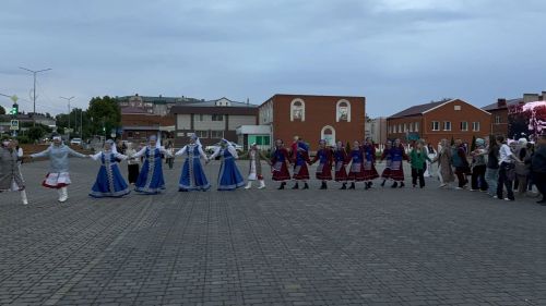 Батырлык, хәтер һәм бердәмлек: Кукмарада хәрбиләрне хөрмәтләделәр (фоторепортаж)