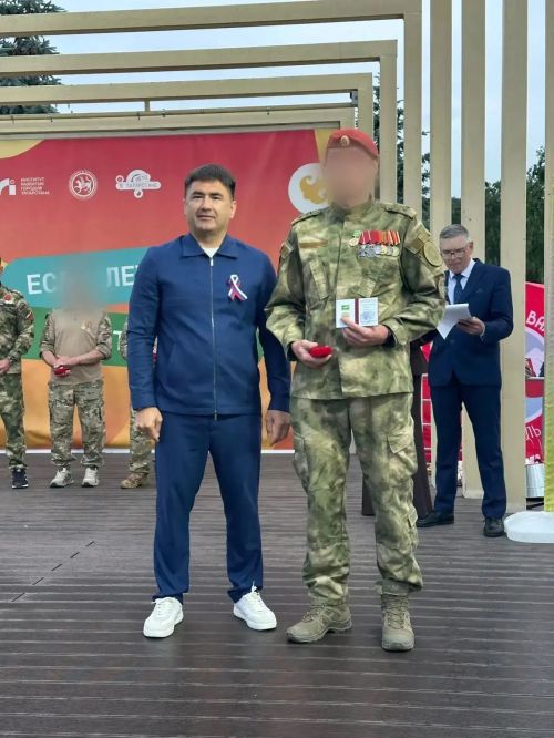 Батырлык, хәтер һәм бердәмлек: Кукмарада хәрбиләрне хөрмәтләделәр (фоторепортаж)