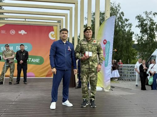 Батырлык, хәтер һәм бердәмлек: Кукмарада хәрбиләрне хөрмәтләделәр (фоторепортаж)