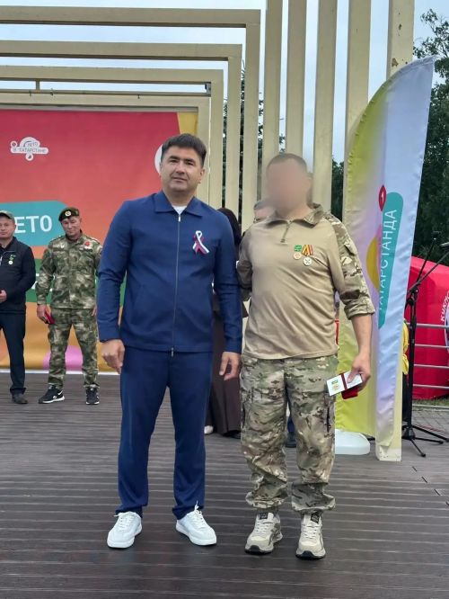 Батырлык, хәтер һәм бердәмлек: Кукмарада хәрбиләрне хөрмәтләделәр (фоторепортаж)