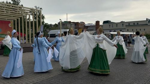 Батырлык, хәтер һәм бердәмлек: Кукмарада хәрбиләрне хөрмәтләделәр (фоторепортаж)