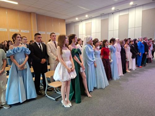 В Кукморской школе №3 прошёл выпускной (фоторепортаж)