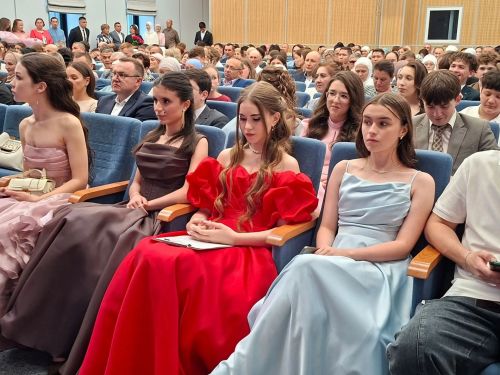 В Кукморской школе №3 прошёл выпускной (фоторепортаж)
