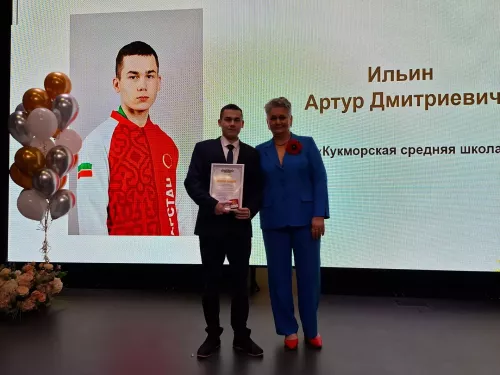 В Кукморской школе №3 прошёл выпускной (фоторепортаж)
