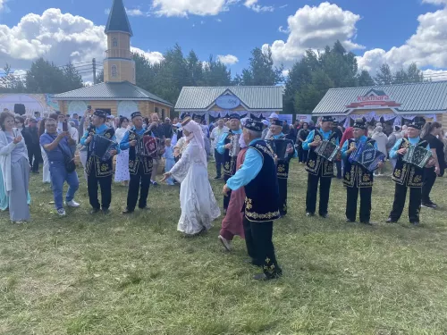 Кукмаралылар Пенза өлкәсендә оештырылган Сабантуйда катнашты (фоторепортаж)
