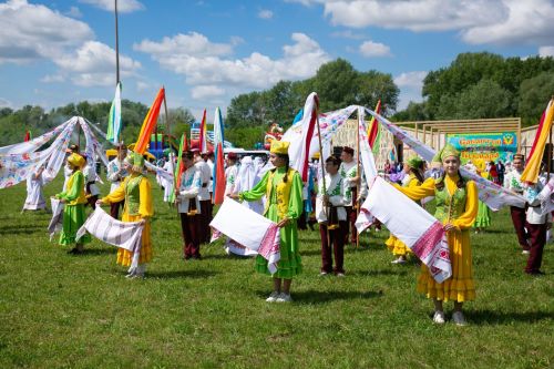 Кукмор встречает Сабантуй песнями, гармонью и добрыми обычаями