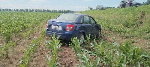 На трассе в Кукморском районе опрокинулся легковой автомобиль