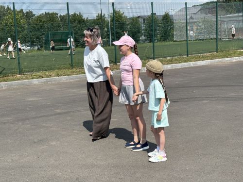 «Ура, авылга!»: Кукмара яшьләренең җәйге яллары күңелле үтә