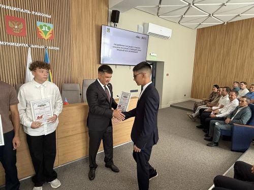 Жителей Кукморского района наградили на расширенном заседании