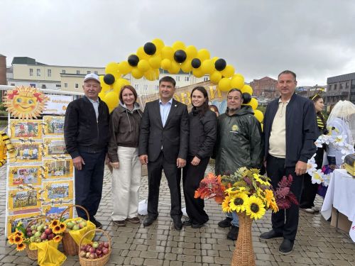 Кукмарада Бал һәм Алма спасы узды