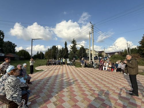 Вечер в кругу друзей: в сквере по улице Толстого города Кукмор прошел праздник для жителей
