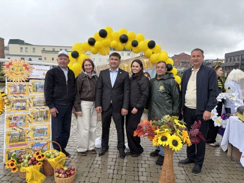 Праздничная ярмарка собрала пчеловодов со всего Кукморского района