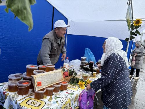 Праздничная ярмарка собрала пчеловодов со всего Кукморского района