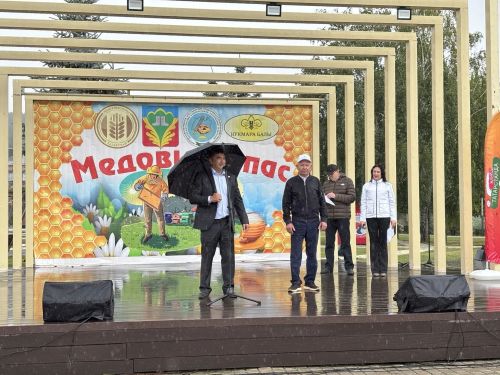 Праздничная ярмарка собрала пчеловодов со всего Кукморского района