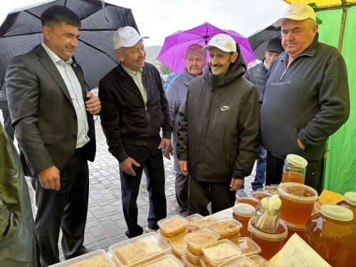 Праздничная ярмарка собрала пчеловодов со всего Кукморского района