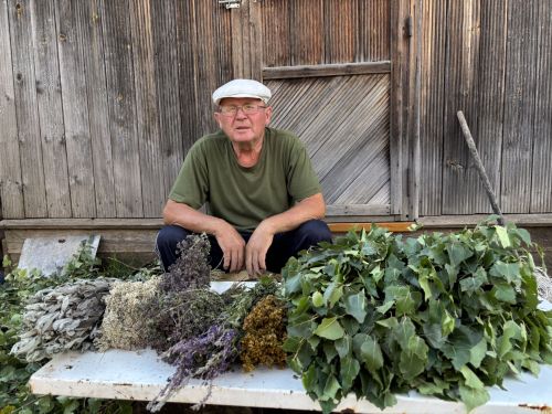 Яраткан шөгыль — күңелгә дәва: Манзарастан Владимир Бектин сезонга 300 пар миллек бәйли