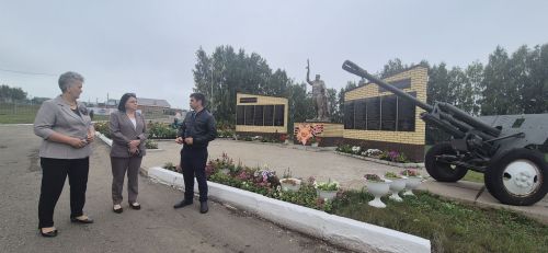 Кукмара районындагы мәгариф учреждениеләренең яңа уку елына әзерлеген тикшерелә