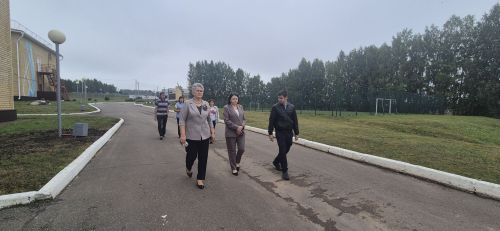 Кукмара районындагы мәгариф учреждениеләренең яңа уку елына әзерлеген тикшерелә