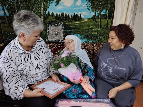 Өркеш авылында яшәүче Фатыйма Галәвиева 98 яшен билгеләп үтә