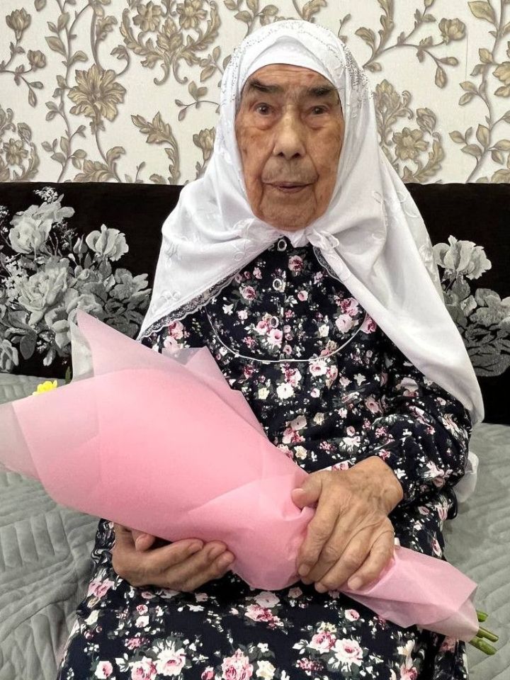 Күкшел авылыннан Миннегөл Шакирова 95 яшьлеген билгеләп үтте
