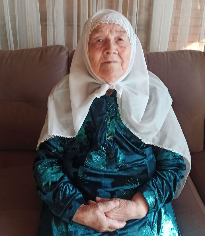 Хезмәт, сабырлык, өмет: Зур Кукмарада яшәүче Дамира Сәлмәнованың хатирәләргә бай тормыш юлы