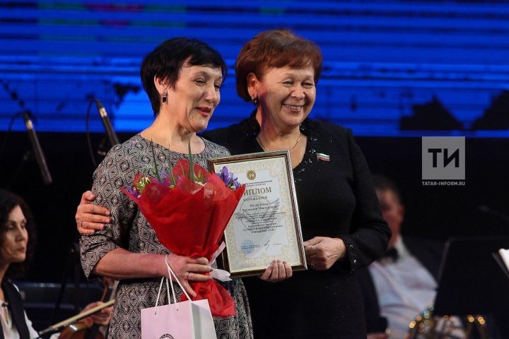 Учитель из Кукмора отличилась во Всероссийском конкурсе «Лучший учитель татарского языка и литературы - 2018»