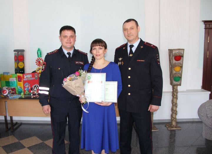 Воспитатель Кукморского детского сада награждена дипломом за участие в республиканском смотре-конкурсе