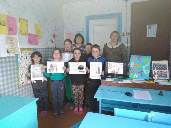 День славянской письменности отметили учащиеся Верхнеюмьинской  школы