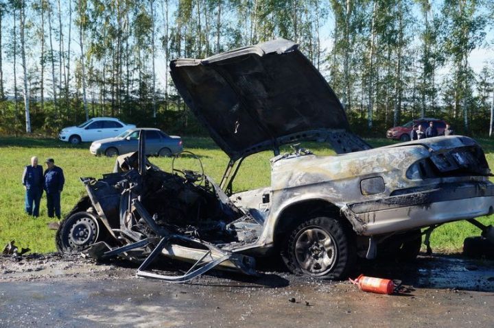 В Балтасинском районе водитель «Волги» погиб после столкновения с «КАМАЗом»