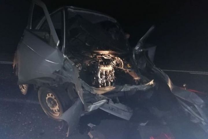 Фото: Жертвой страшной аварии с участием автовоза и легковушки в Татарстане стал один человек