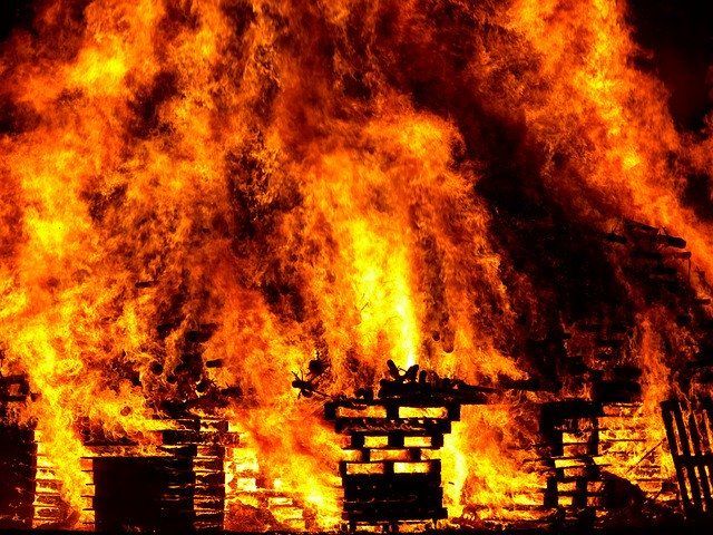 Сгорели и родители, и четверо детей: огонь унес жизнь всей семьи